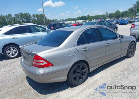 2007 Mercedes-Benz C 230 Sport from USA, damaged, VIN WDBRF52H67A925004